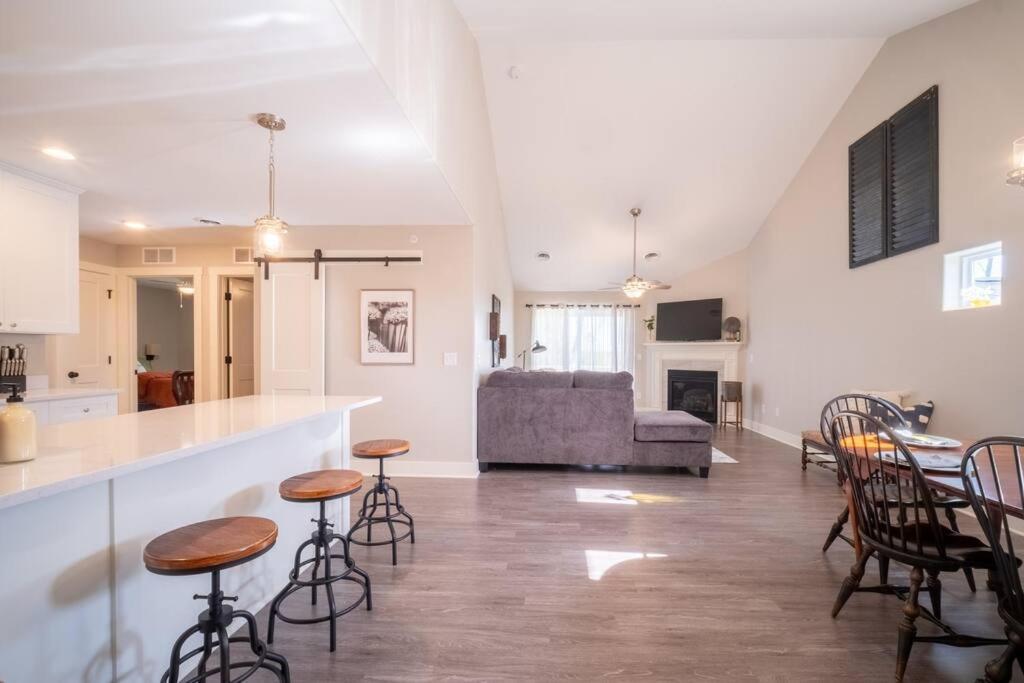 New Beautiful 3 Bedroom Condo In Беттендорф Экстерьер фото